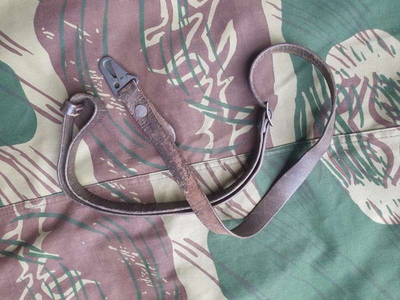 rare good used condition early type Portuguese issue G3 leather weapon sling with all clips & intact