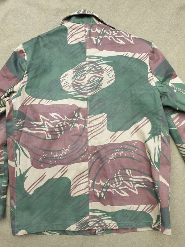 1st ever seen (?) Rhodesian camo 100% original wind/ water proof lined jacket large as new
