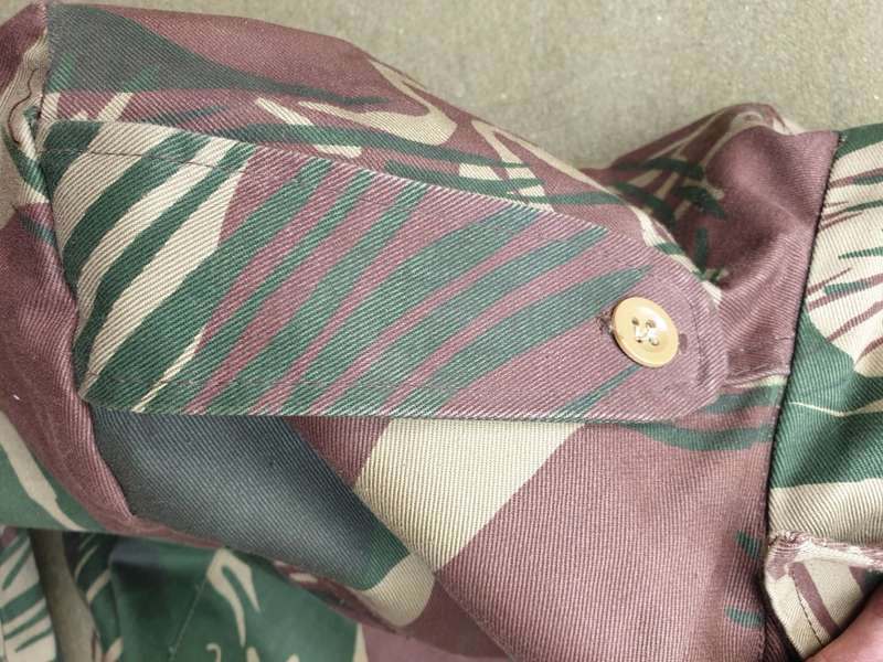 1st ever seen (?) Rhodesian camo 100% original wind/ water proof lined jacket large as new