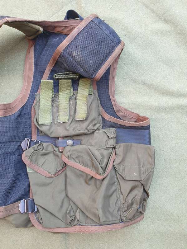 1980s era pvt purchase Clansman made olive green Niemoller style R1 mag assault vest (37mm/40mm)