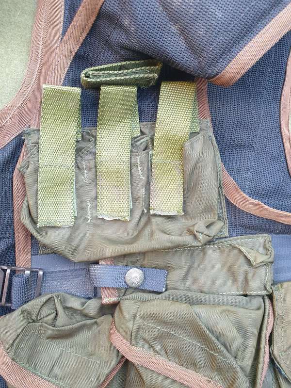 1980s era pvt purchase Clansman made olive green Niemoller style R1 mag assault vest (37mm/40mm)