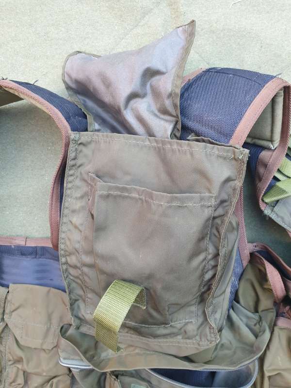 1980s era pvt purchase Clansman made olive green Niemoller style R1 mag assault vest (37mm/40mm)