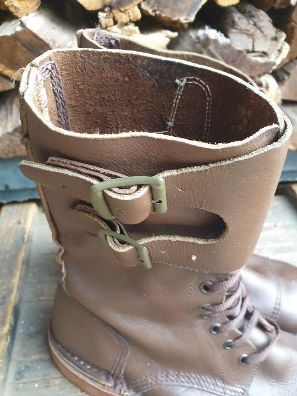 brown leather double buckle Rhodesian type/style combat boots size 8/9 UK in good used condition