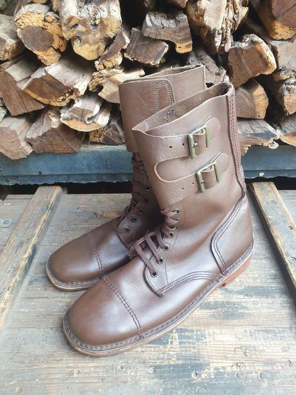 brown leather double buckle Rhodesian type/style combat boots size 8/9 UK in good used condition