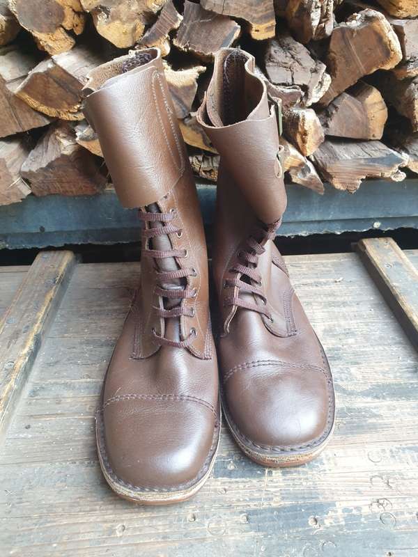 brown leather double buckle Rhodesian type/style combat boots size 8/9 UK in good used condition