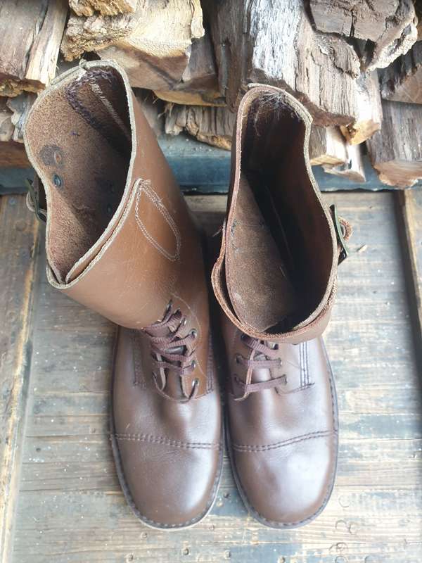 brown leather double buckle Rhodesian type/style combat boots size 8/9 UK in good used condition