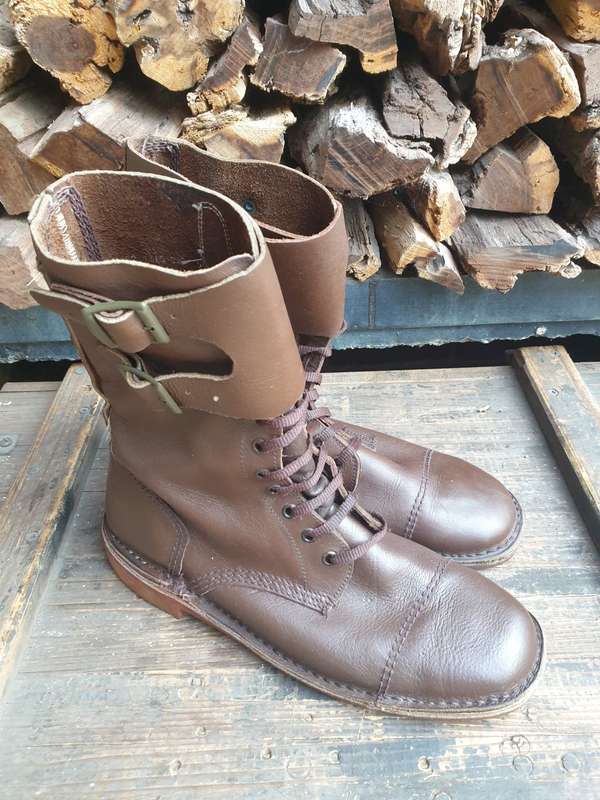 brown leather double buckle Rhodesian type/style combat boots size 8/9 UK in good used condition