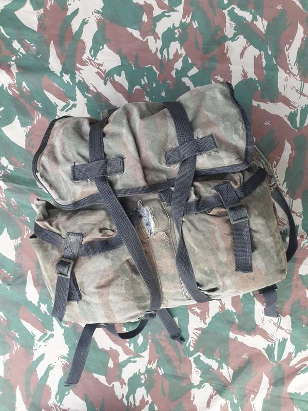 original/period medium size FAPLA grey lizard camo canvas rucksack (custom made?) in good used