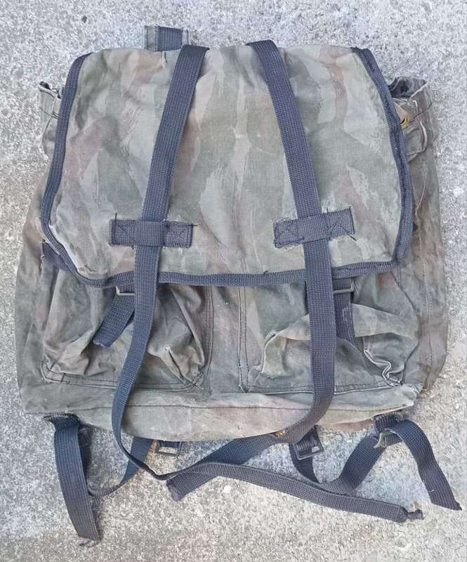 original/period medium size FAPLA grey lizard camo canvas rucksack (custom made?) in good used
