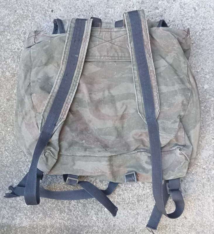 original/period medium size FAPLA grey lizard camo canvas rucksack (custom made?) in good used
