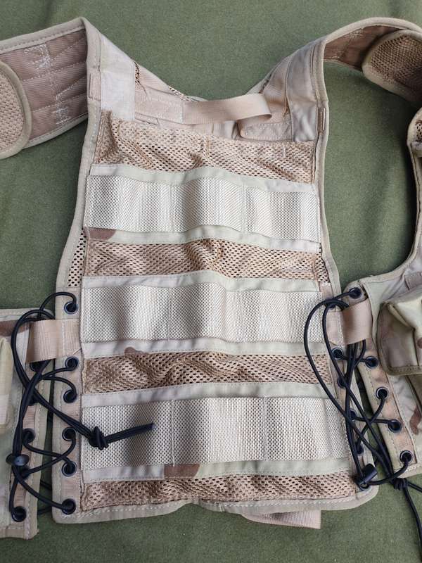 original (confirmed) UAE (Dubai) armed forces used hot extraction assault vest deset camo 20rd mags