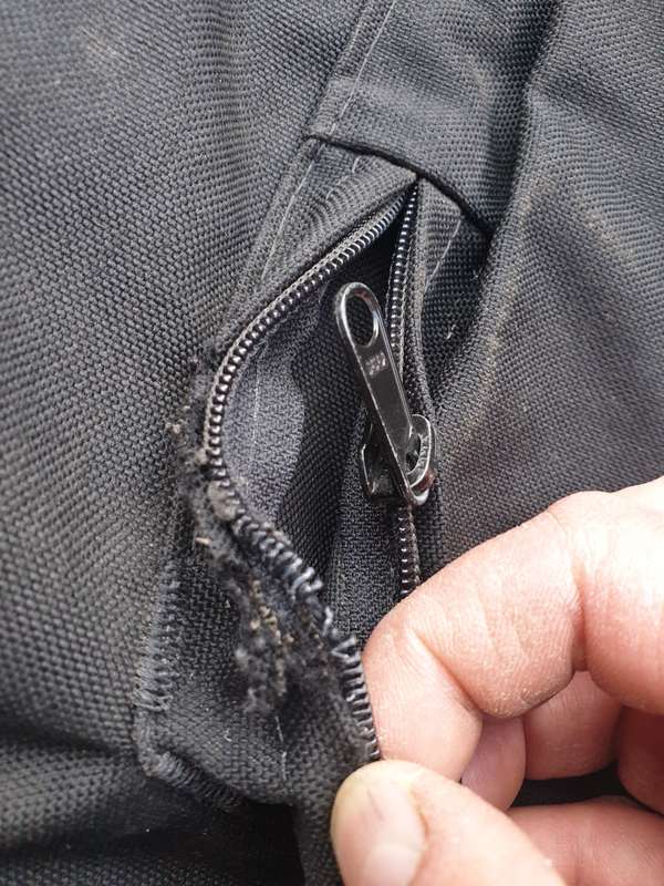 original quality/well made 32 Bn Pvt purchase suit-bag/uniform black CORDURA nylon "valise"