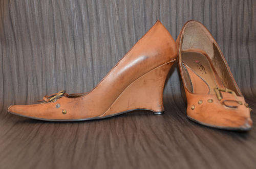 Beige ladies wedge size 5
