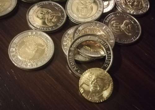 **ERROR COIN**2018 MANDELA 100th BIRTHDAY CENTENARY R5 ERROR COIN**GREAT COLLECTABLE**