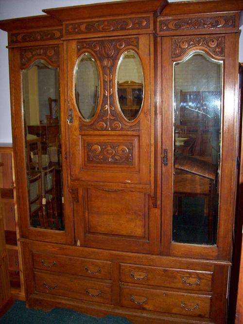 Oak with medicine cupboard Good condition