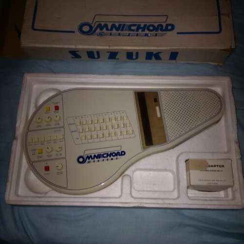 Suzuki Omnichord OM 27 Musical Keyboard Instrument