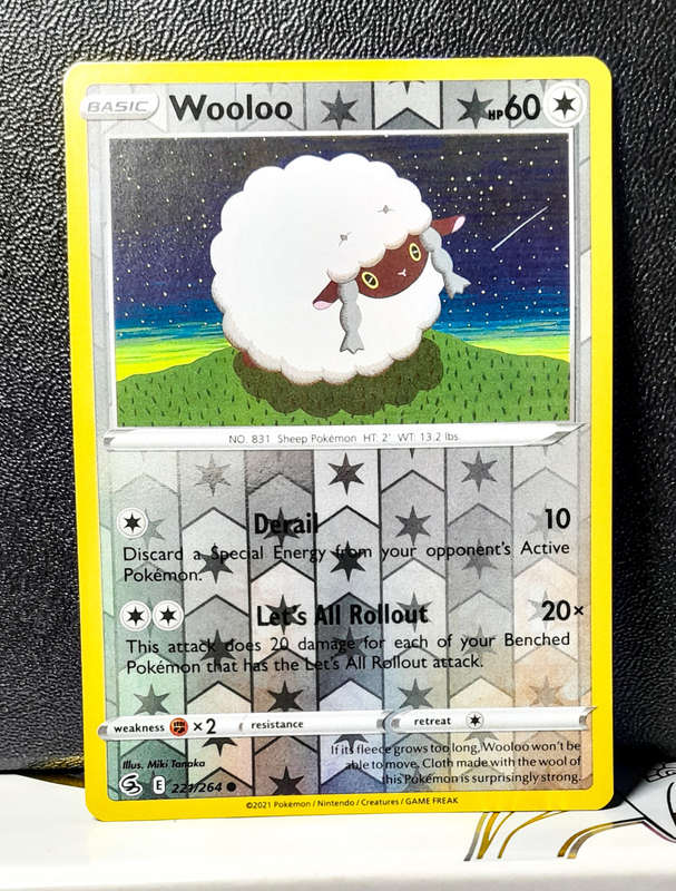 Pokemon Card - Wooloo 221/264 Reverse Holo
