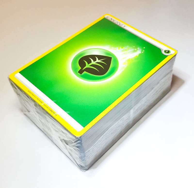 Pokemon TCG energy Brick - 121 Energy Cards