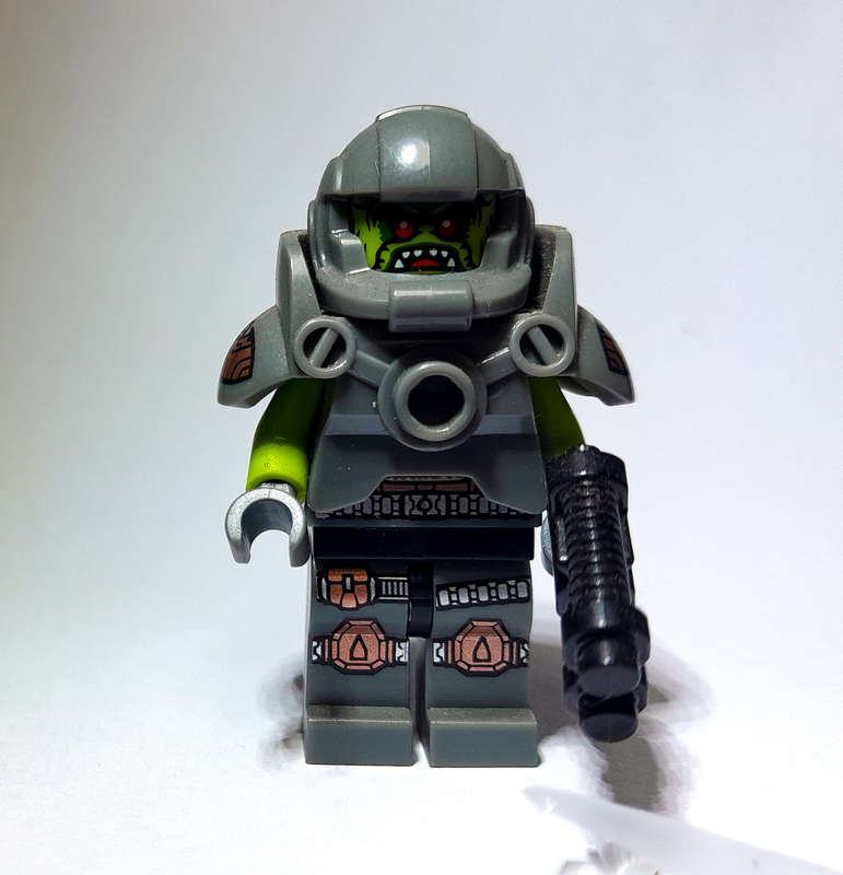 Lego Minifigures - Alien Avenger - Series 9 - 2013