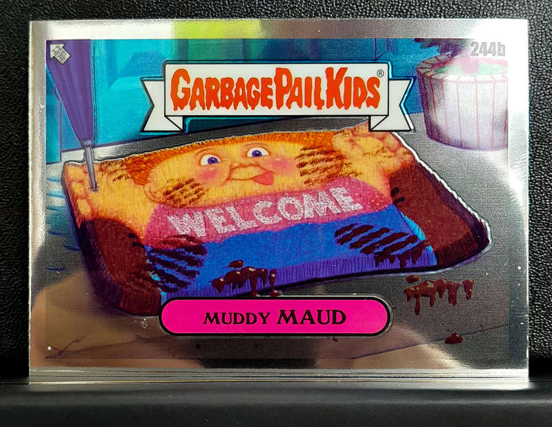Topps Trading Card - Garbage Pail Kids - Muddy Maud 244b - Chrome Foil  - 2023 (NM)