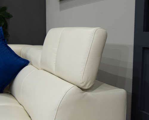 Genis Corner Suite