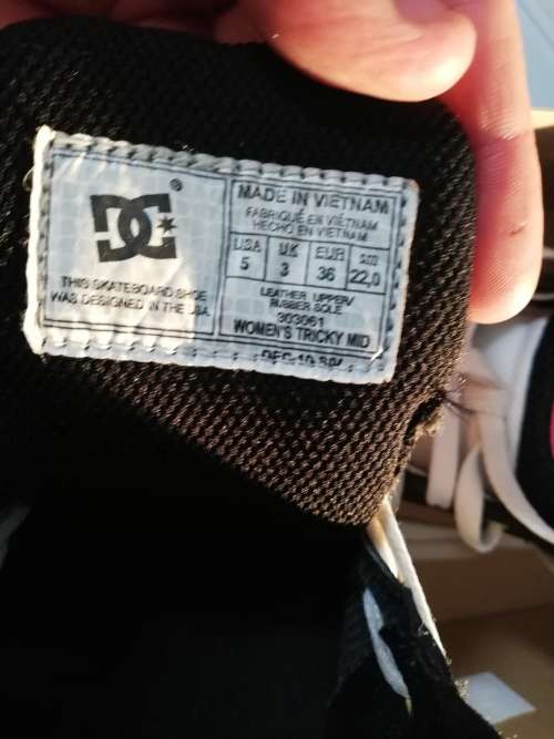 ***DC SHOES, SIZE 3 GIRLS , USED ONCE, IN BOX***R99 FREIGHT