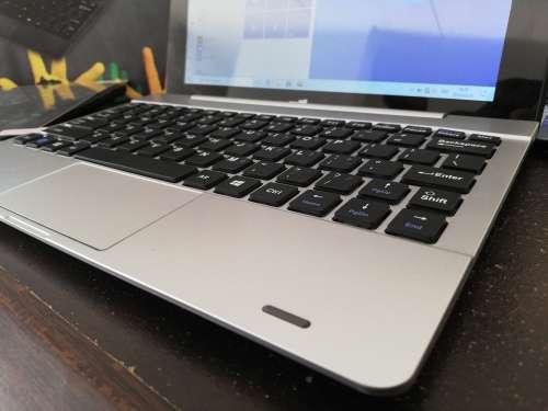 ***FREE FREIGHT***PROLINE 3G ,2 IN 1 MINI LAPTOP, DETACHABLE SCREEN, IN BOX***PLEASE READ!!