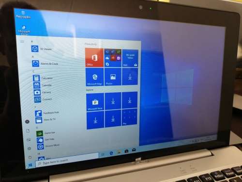 ***FREE FREIGHT***PROLINE 3G ,2 IN 1 MINI LAPTOP, DETACHABLE SCREEN, IN BOX***PLEASE READ!!