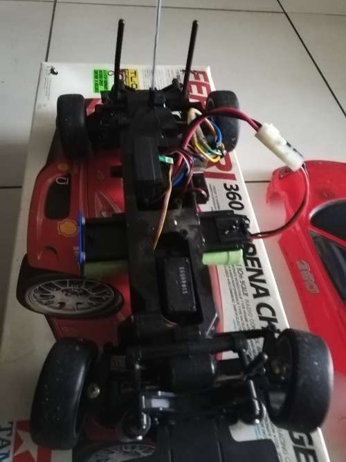 ***TAMIYA RC ELECTRIC FERRARI 360 MODENA CHALLENGE 1/10. WITH REMOTE AND ACCESSORIES