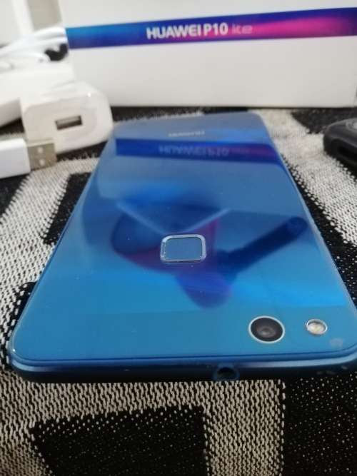 **Huawei P10 lite 32GB in Box with Pouch and Accessories, Excellent condition**R99 Freight***
