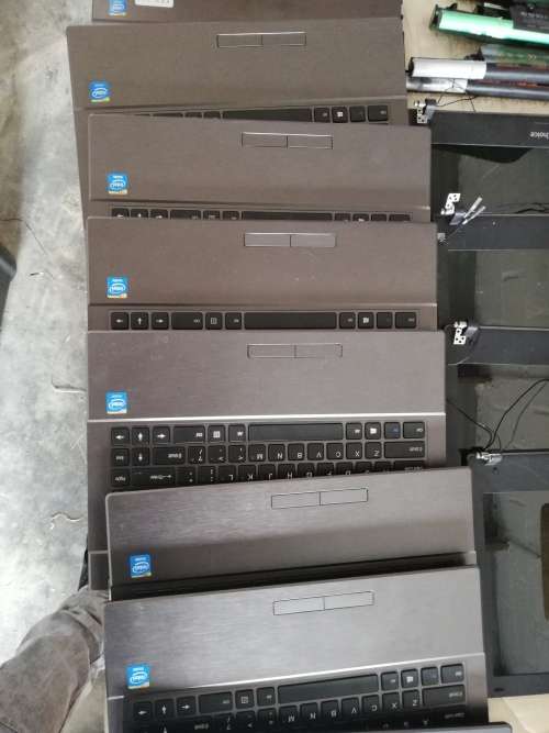 ***LOT OF LAPTOP PARTS***MOTHERBOARDS, SCREENS, KEYBOARDS, BATTERIES***