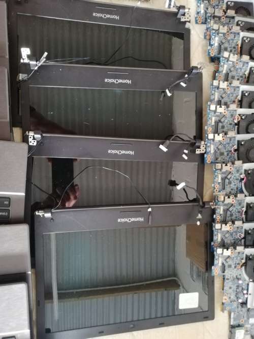 ***LOT OF LAPTOP PARTS***MOTHERBOARDS, SCREENS, KEYBOARDS, BATTERIES***