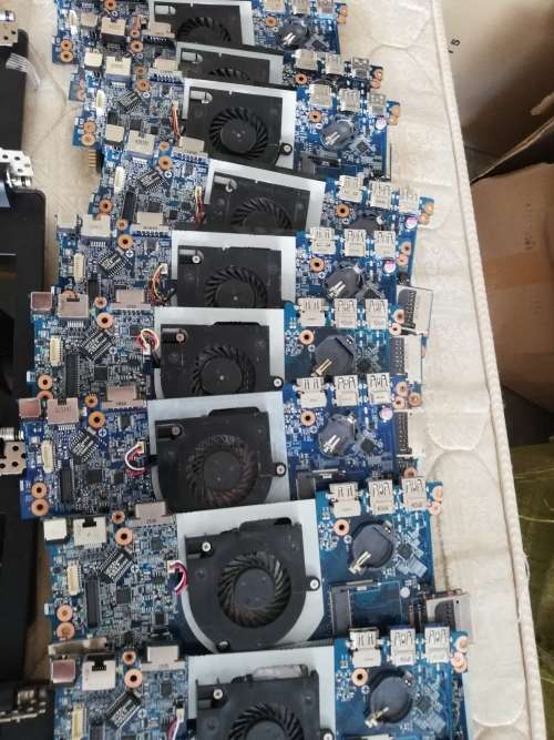 ***LOT OF LAPTOP PARTS***MOTHERBOARDS, SCREENS, KEYBOARDS, BATTERIES***