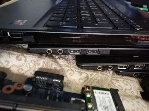 ***LOT OF LAPTOP PARTS***MOTHERBOARD, SCREENS, KEYBOARDS, BATTERIES***