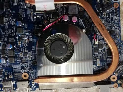 ***LOT OF LAPTOP PARTS***MOTHERBOARD, SCREENS, KEYBOARDS, BATTERIES***