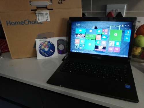 ***DEMO PROLINE HOMECHOICE LAPTOP. 500GB, HDMI. USB, WEBCAM ETC***R99 FREIGHT.