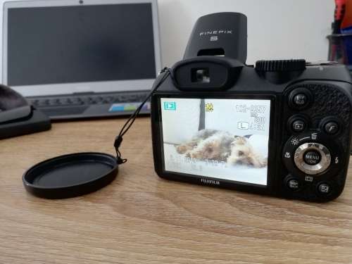***FUJIFILM FINEPIX S2950, LIKE NEW CONDITION, WITH 8GB MEMORY CARD**R99 POST**