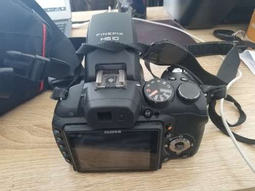 ***FUJIFILM FINEPIX HS10, EXCELLENT CONDITION  WITH BAG AND  16GB MEMORY CARD**R99 POST**