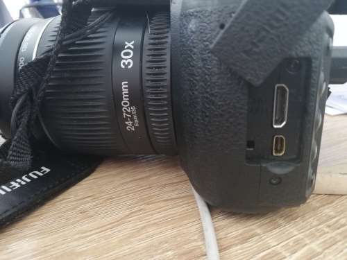 ***FUJIFILM FINEPIX HS10, EXCELLENT CONDITION  WITH BAG AND  16GB MEMORY CARD**R99 POST**
