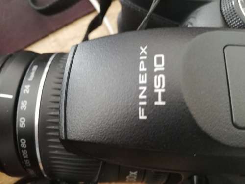 ***FUJIFILM FINEPIX HS10, EXCELLENT CONDITION  WITH BAG AND  16GB MEMORY CARD**R99 POST**
