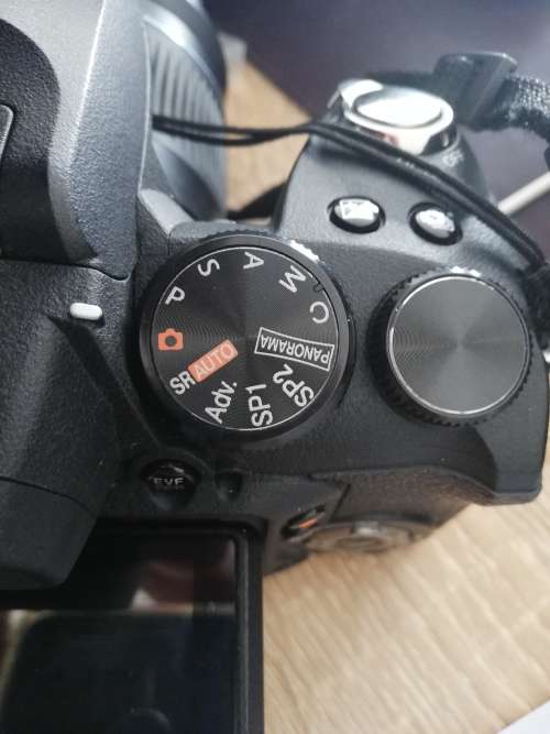 ***FUJIFILM FINEPIX HS10, EXCELLENT CONDITION  WITH BAG AND  16GB MEMORY CARD**R99 POST**