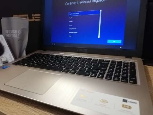 ****BRAND NEW GOLD  ASUS VIVOBOOK LAPTOP X540N IN BOX  WITH CHARGER****