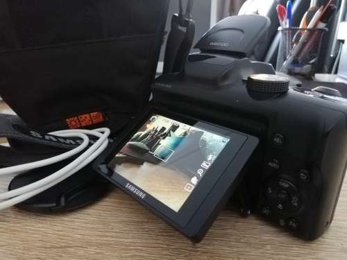 ******SAMSUNG WB2100 FULL HD DIGITAL CAMERA, LIKE NEW IN BAG AND STRAP***