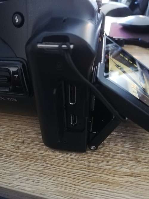 ******SAMSUNG WB2100 FULL HD DIGITAL CAMERA, LIKE NEW IN BAG AND STRAP***
