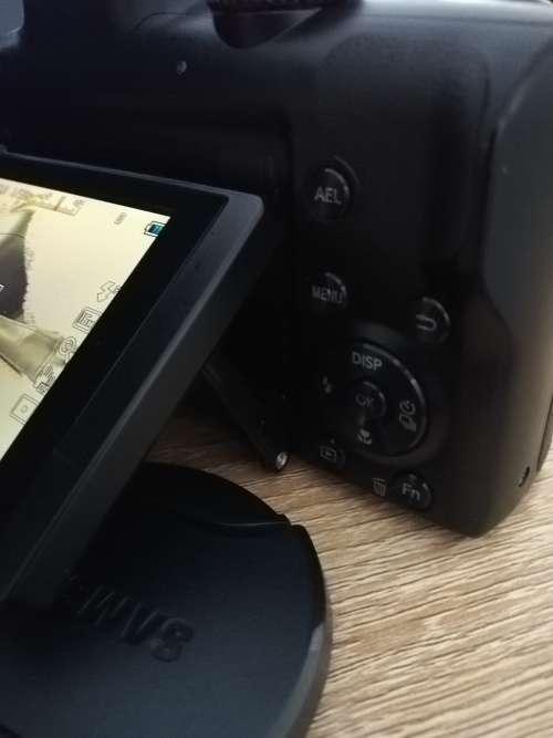 ******SAMSUNG WB2100 FULL HD DIGITAL CAMERA, LIKE NEW IN BAG AND STRAP***