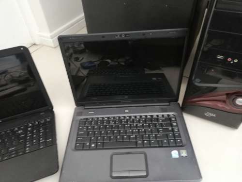 ***6x LAPTOPS,HARD DRIVES, DISKS, WIFI ROUTERS, REMOTE BOOSTERS, BAG, SPEAKERS**READ AD******