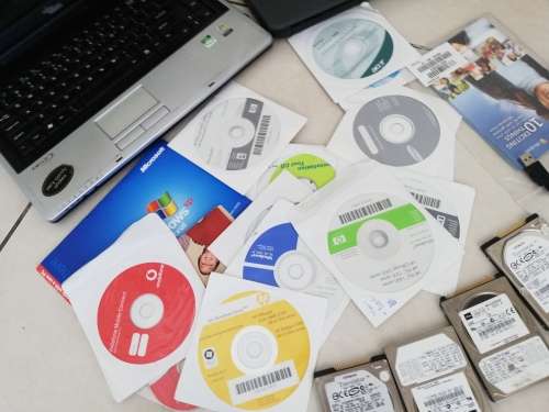 ***6x LAPTOPS,HARD DRIVES, DISKS, WIFI ROUTERS, REMOTE BOOSTERS, BAG, SPEAKERS**READ AD******