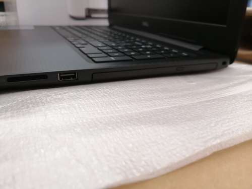 ********BRAND NEW DELL INSPIRON 15 3000. 500GB HDD, 4GB RAM, W10 IN BOX***FREE LAPTOP BAG**