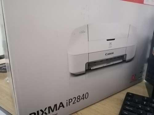 ****BRAND NEW  LIMITED PRESTIGIO 141 C4 .AMD A4 , LAPTOP  IN BOX*****FREE CANON PRINTER AND BAG***