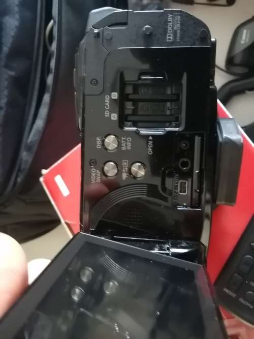 ****FULL PROFESSIONAL CANON LEGRIA AND ALL EQUIPMENT, USED ONCE OVER R20 000 VALUE***